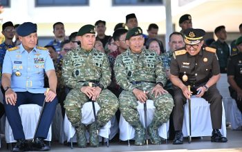 Panglima Divif 2 Kostrad Hadiri Upacara Sertijab Pangdivif 3 Kostrad di Makassar